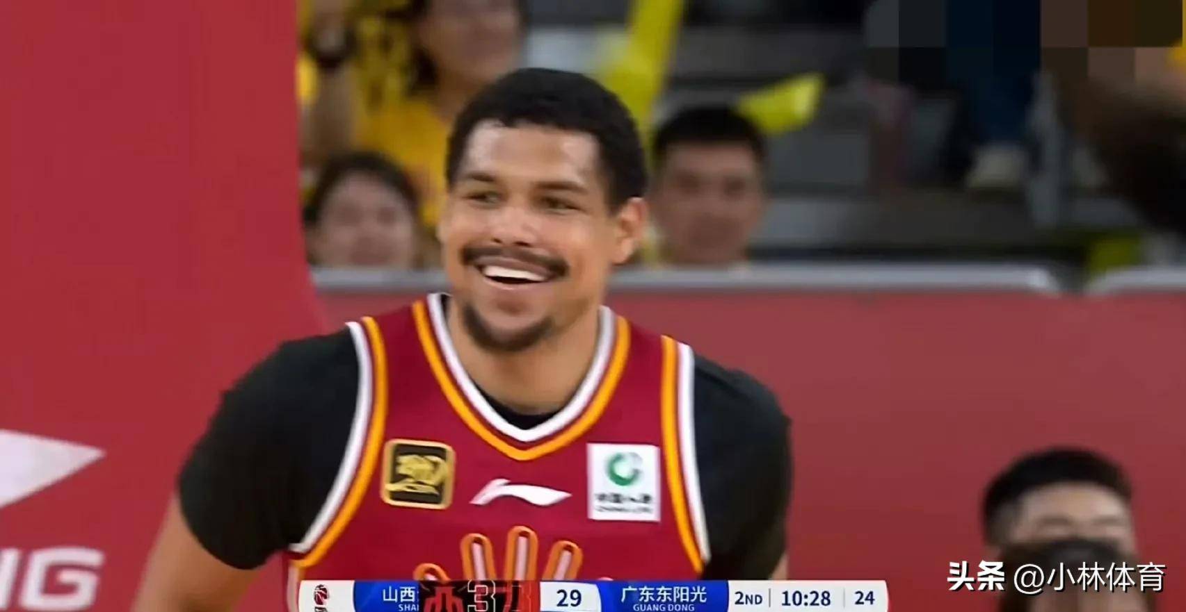 争议判罚引众怒，裁判水平再遭质疑