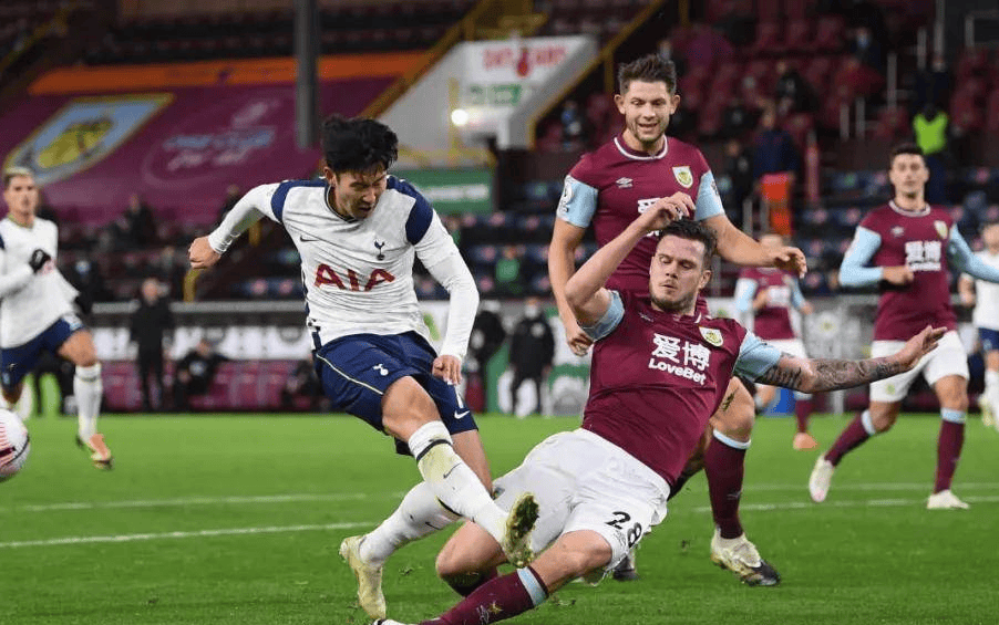 关于沃特福德战平，英超中游球队状态稳定的信息