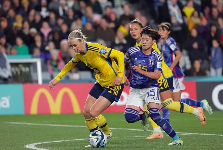 瑞典女足客场大胜挪威，晋级半决赛