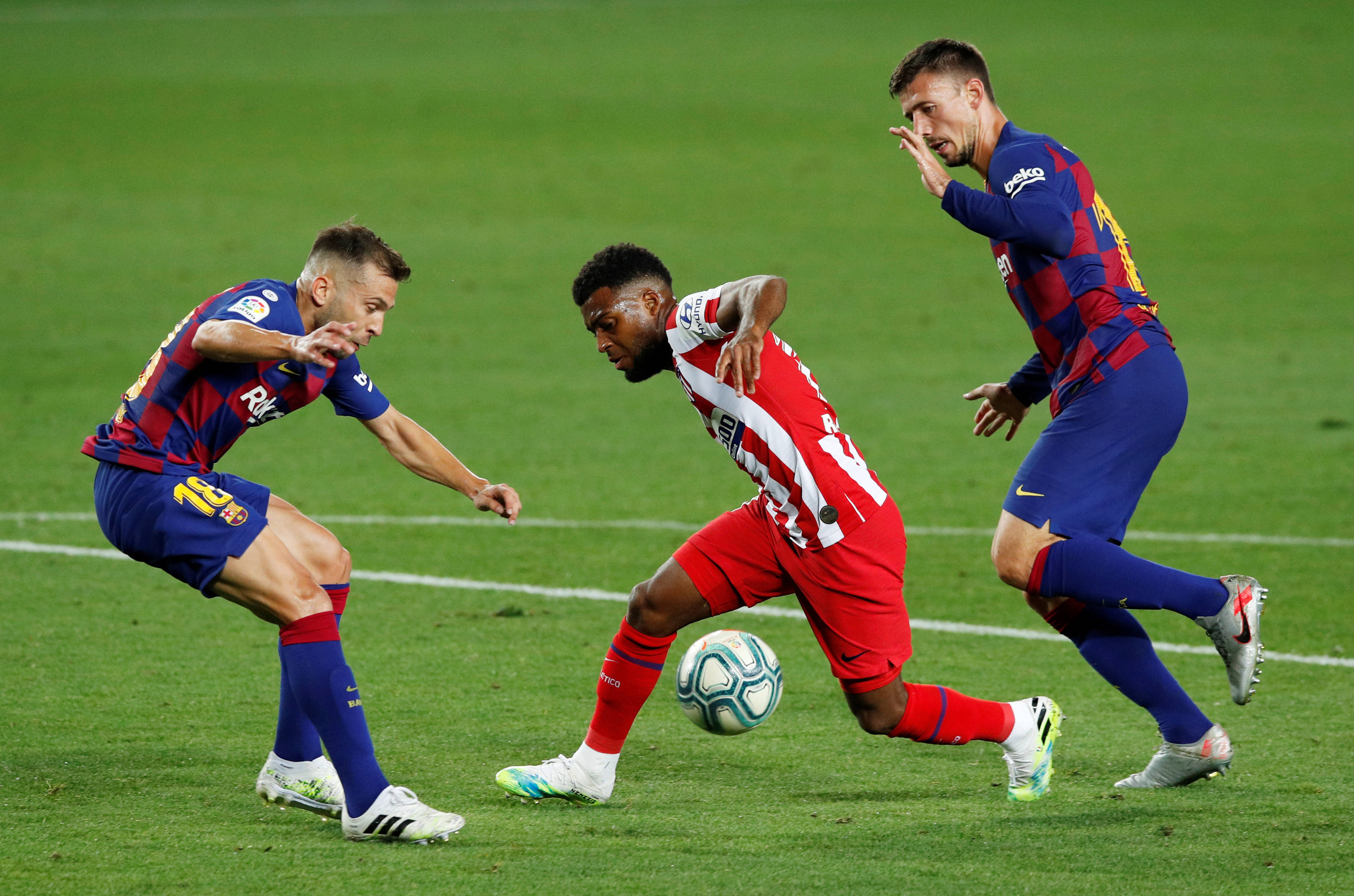 关于丹麦客场取胜，小组头名宝座坐稳的信息