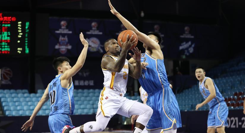 天津队发挥出色，战胜实力强队