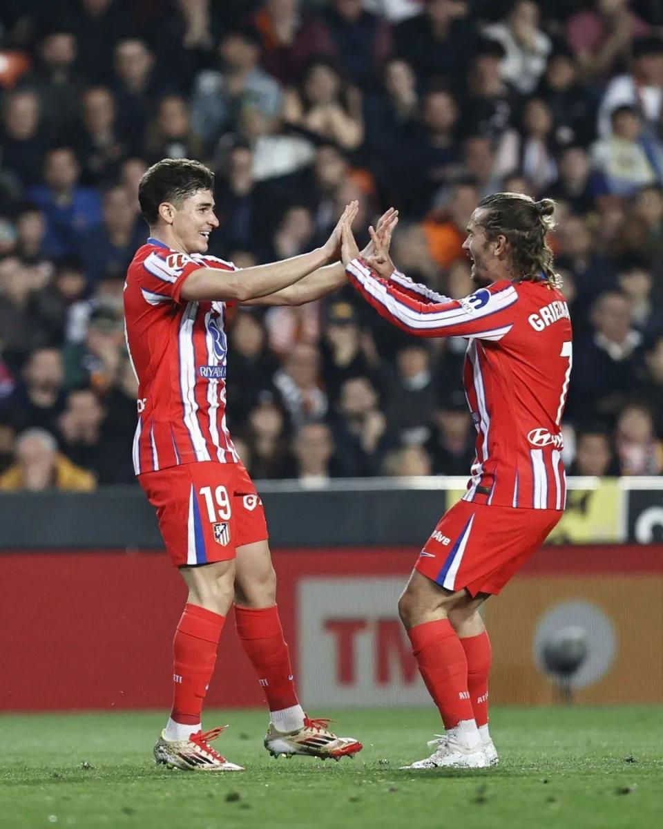 包含尤文图斯客场-逼平马德里竞技，梅开二度的词条