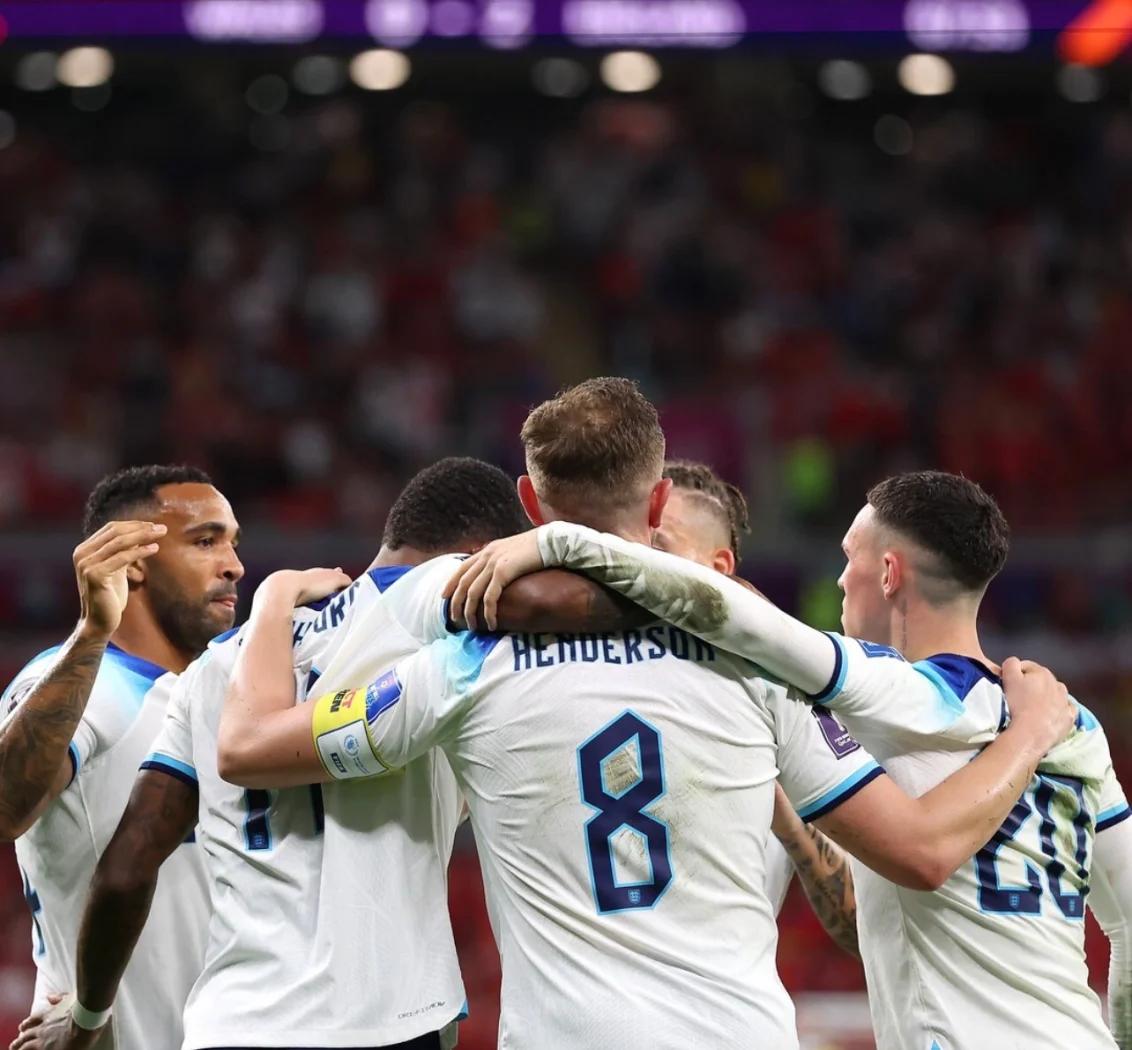 英格兰队全力以赴，成功晋级半决赛