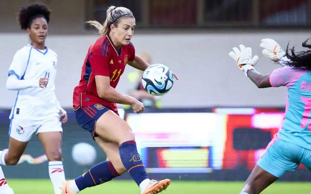 新西兰女足队在比赛中展现实力