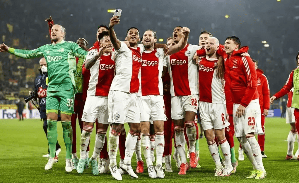 包含福建取得胜利关键，球队连胜势头正猛的词条