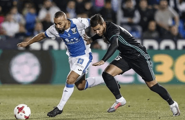 包含莱加内斯客场逆转击败对手，取得三分的词条