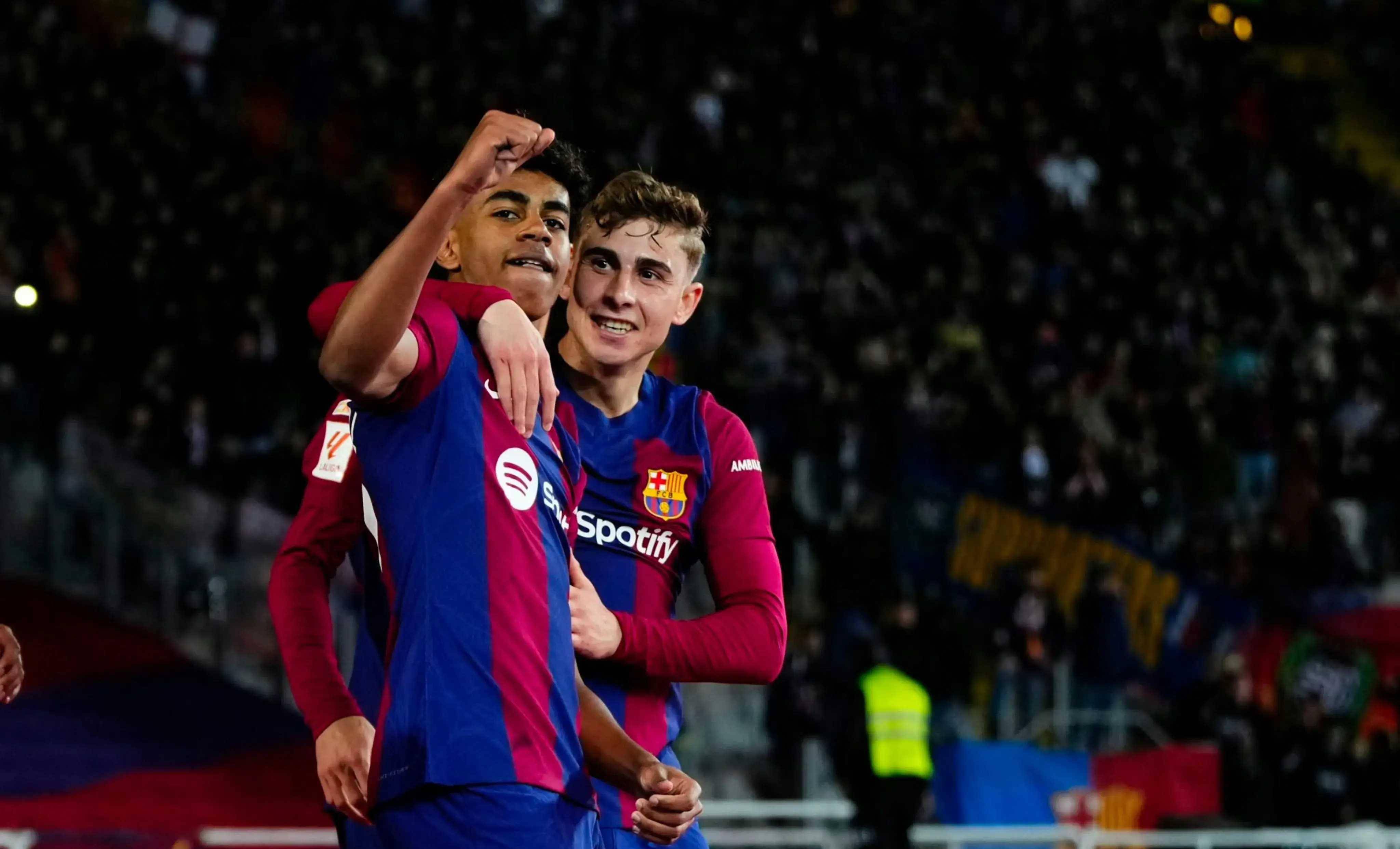 那不勒斯大胜对手，雄起联赛榜首的简单介绍