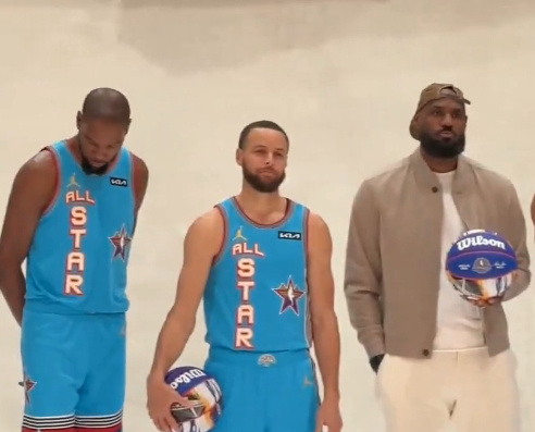 篮球职业联赛：詹姆斯入选全明星阵容