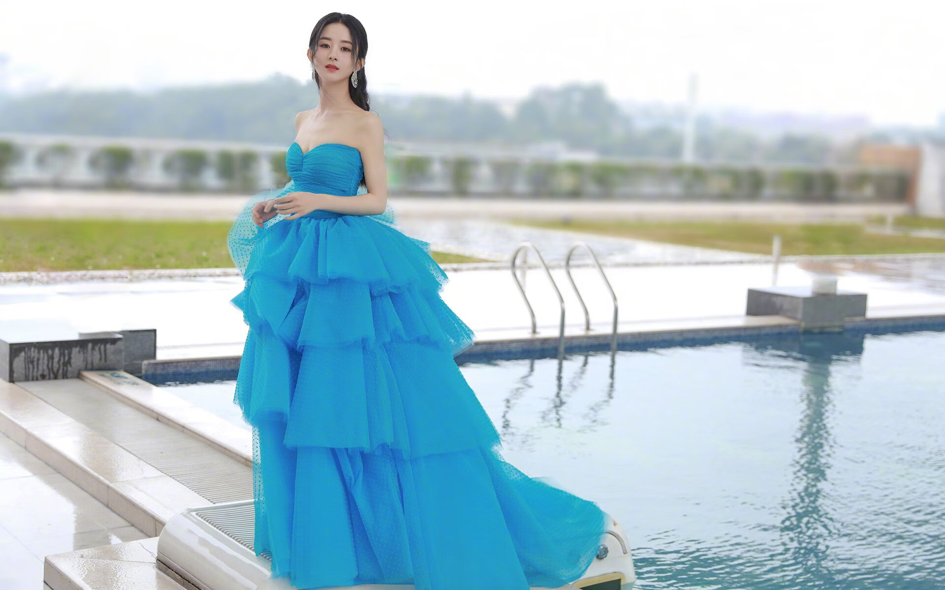 佩德里刷新纪录,曼联强压加拿大,一场比赛何以承载旧秩序的延续与新纪元的曙光?