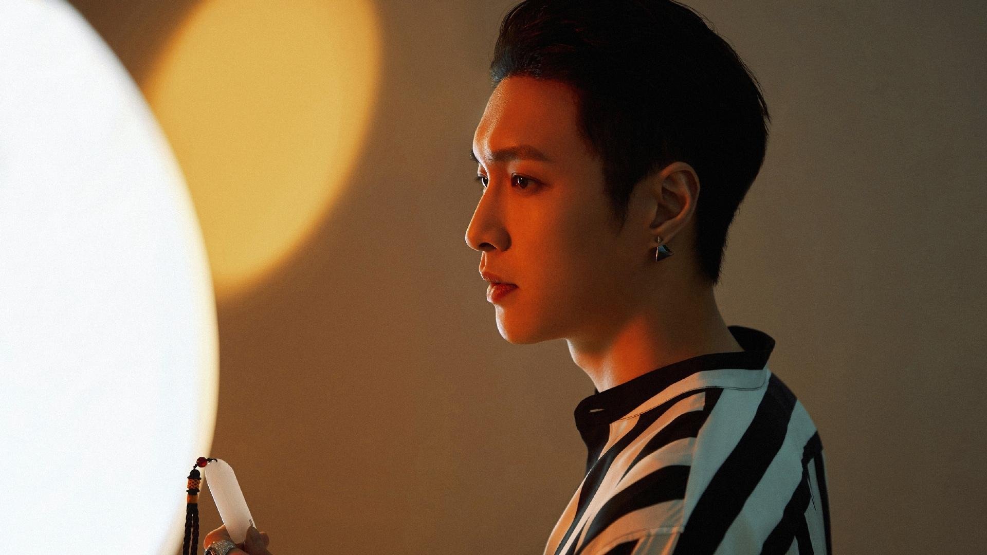 绿茵双面镜,国家德比的华光与生死战的尘烟