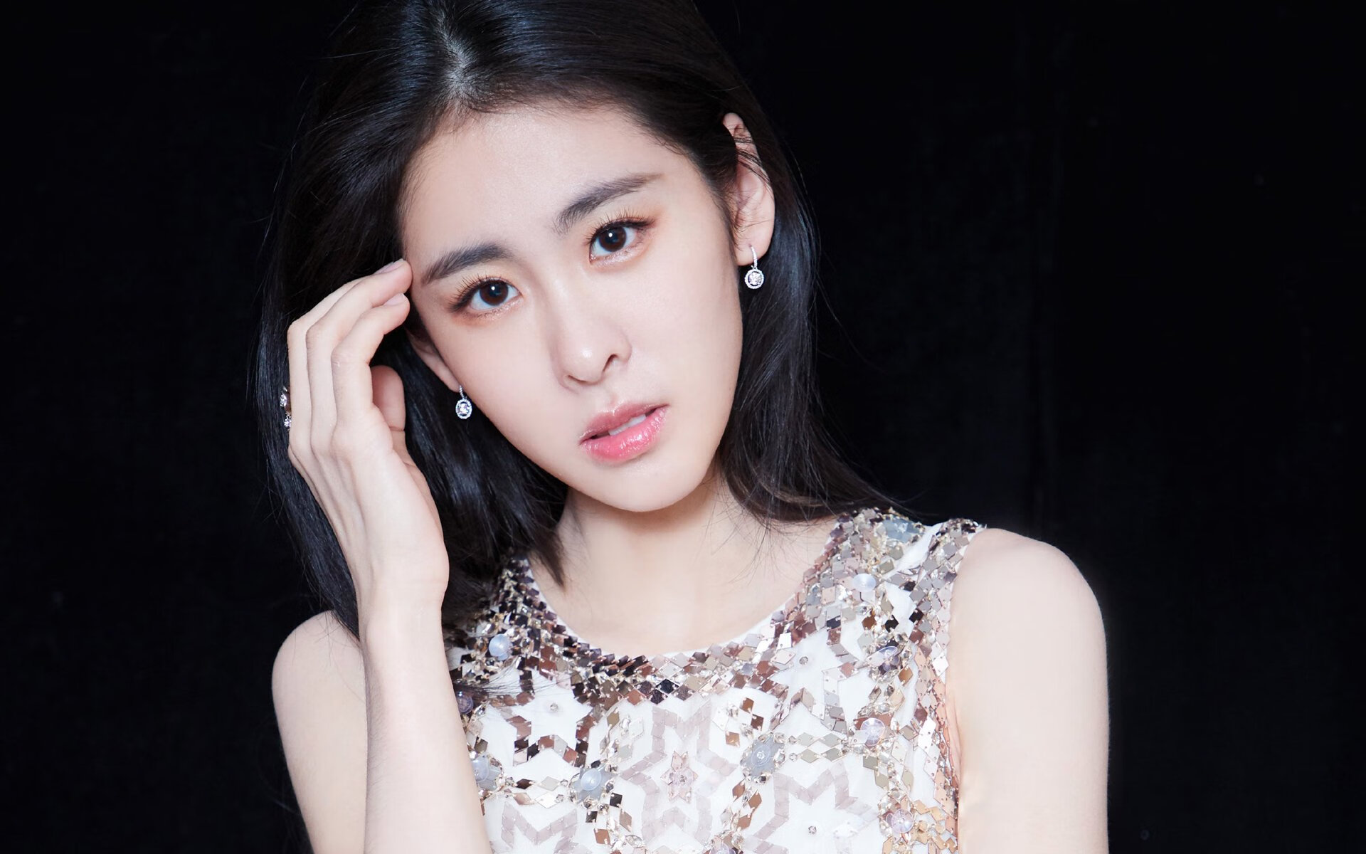 进攻狂潮，塔图姆无解表现引领马刺踏平太阳