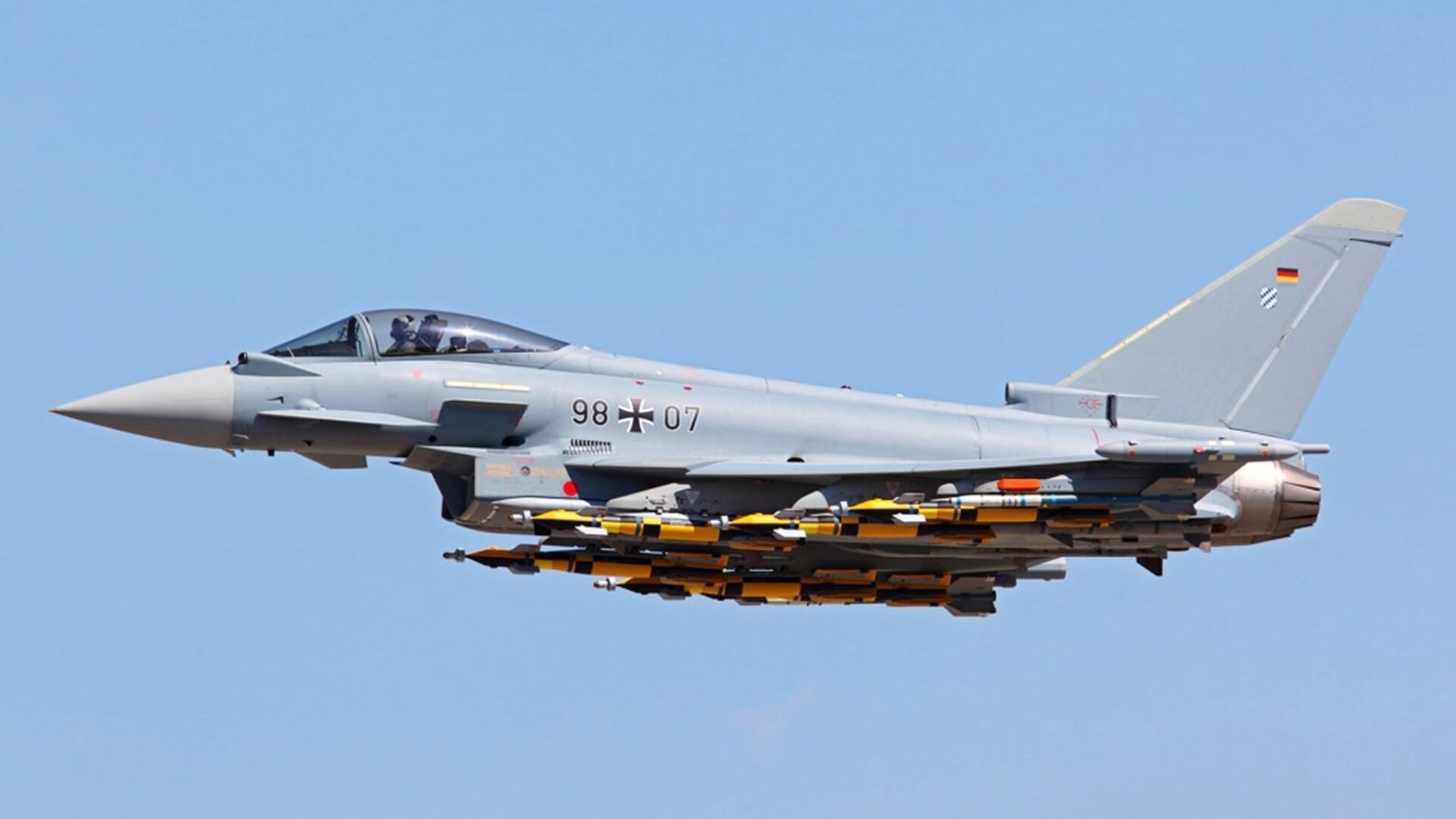 鹈鹕主场狂胜黄蜂，欧文关键先生定乾坤